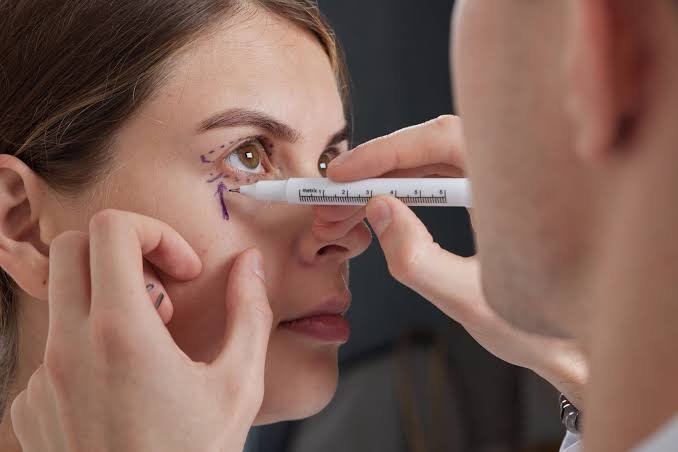oculoplastic &cosmetic surgery